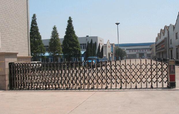 衡水出安智能伸縮門進駐衡水科新學校大門口