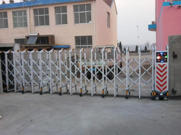 祝賀衡水出安智能電動伸縮門進駐衡水鴻昊企業(yè)有限責任公司大門口