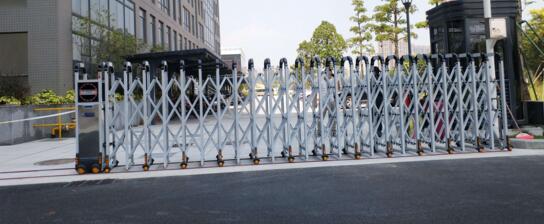 衡水出安智能電動(dòng)伸縮門點(diǎn)綴衡水學(xué)院體育學(xué)院