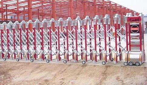 衡水北方中等技術(shù)學(xué)校大門口的電動(dòng)伸縮門由衡水出安智能提供