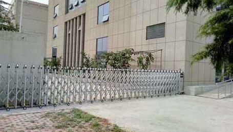 衡水科新學(xué)校采購了衡水出安智能電動(dòng)伸縮門