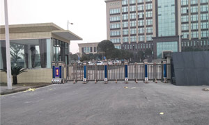 內江川建建筑有限公司電動伸縮門案例