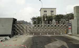 內江市信息安全產(chǎn)業(yè)園電動伸縮門案例