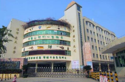 恭賀?？谑械诙逍W(xué)安裝上?？诔霭仓悄苌炜s門(mén)