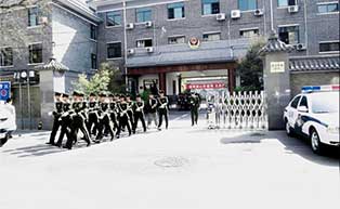 國旗護(hù)衛(wèi)隊(duì)伸縮門工程案例