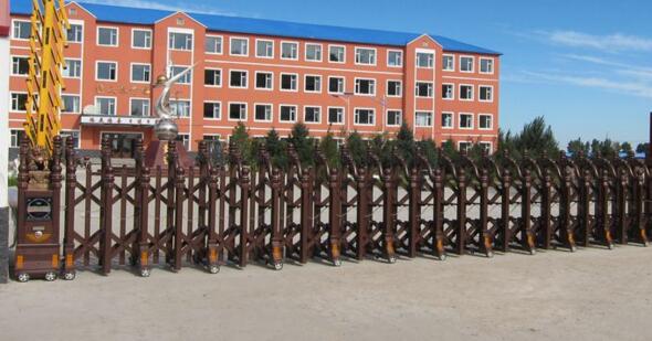 衢州市行知女子職業(yè)學(xué)校成功安裝衢州出安智能伸縮門