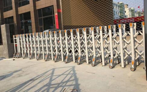 廣和世貿(mào)城選擇衢州出安智能為電動(dòng)伸縮門(mén)供貨商