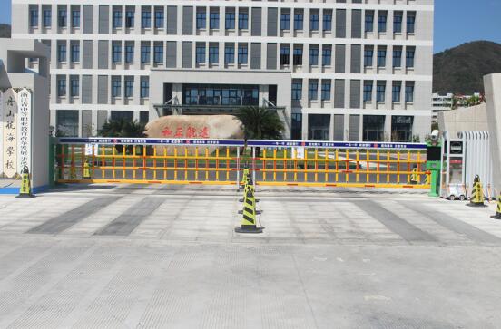 舟山航海學(xué)校選用舟山出安智能道閘彰顯個(gè)性