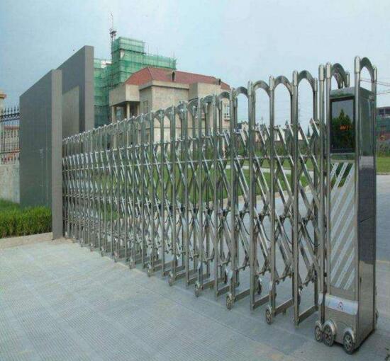 藍(lán)綠和園選用舟山出安智能電動(dòng)伸縮門