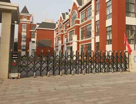 麗水出安智能伸縮門成功落地麗水蓮都外國語學校