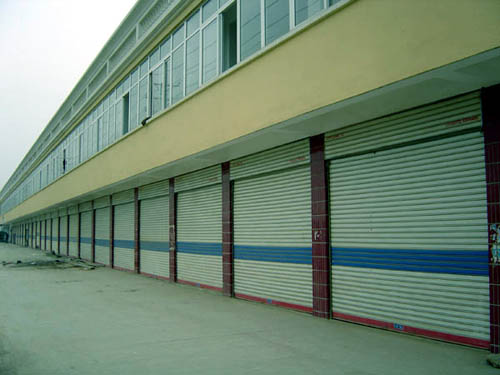 娃哈哈西寧工業(yè)園區(qū)卷簾門(mén)案例 - 中出網(wǎng)-智能出入口與停車(chē)充電門(mén)戶(hù)