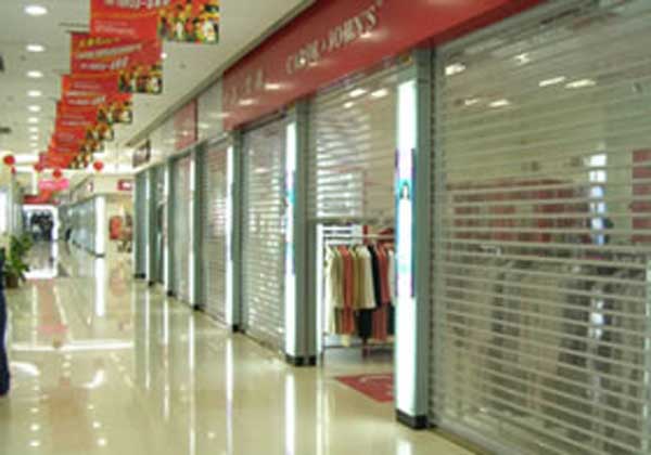 西寧海湖萬達廣場拉閘門案例 - 中出網(wǎng)-智能出入口與停車充電門戶