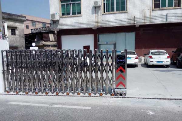 撫州君達公司伸縮門案例 - 中出網(wǎng)-智能出入口與停車充電門戶