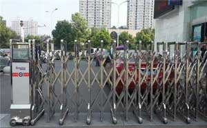 六安市建設銀行電動伸縮門案例