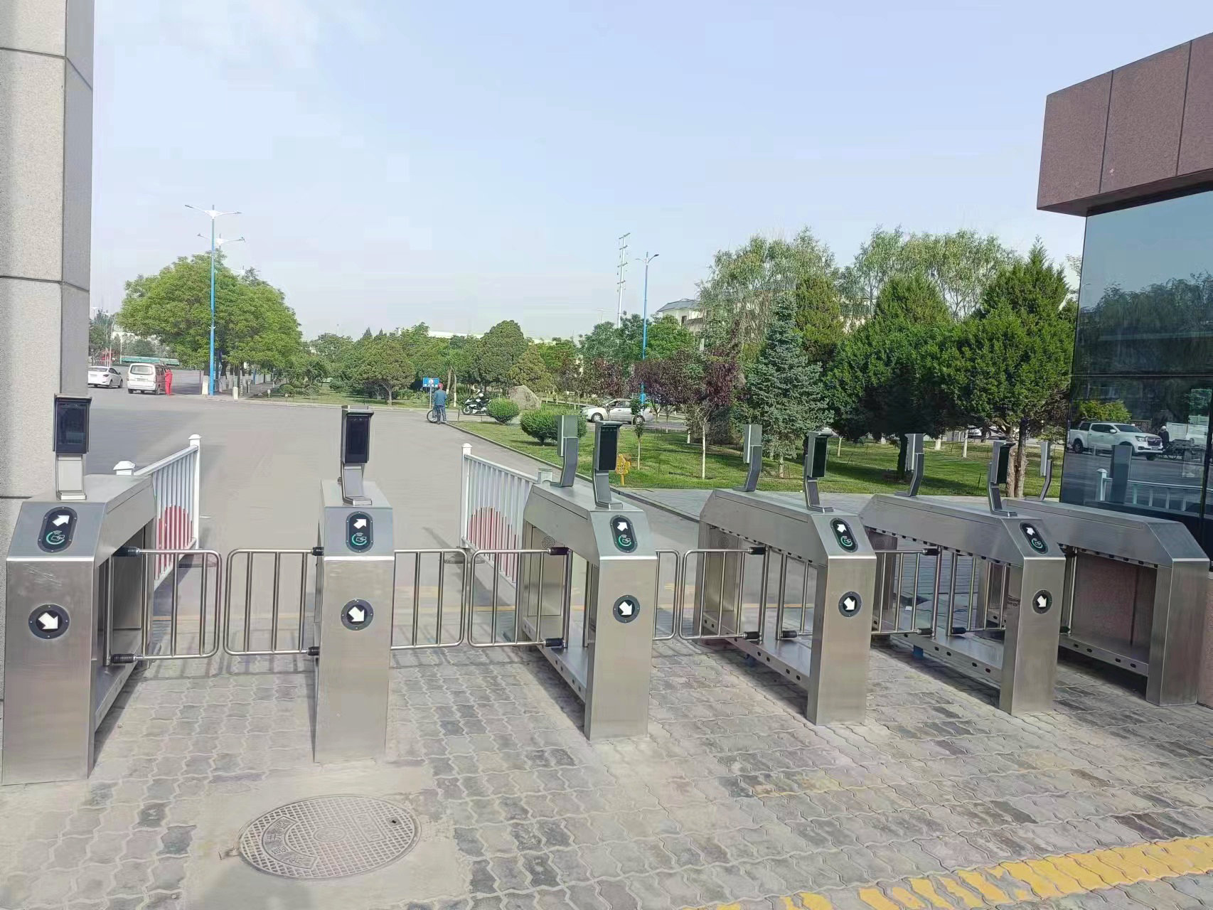 室外門禁閘機