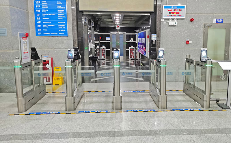 人臉識(shí)別考勤閘機(jī)