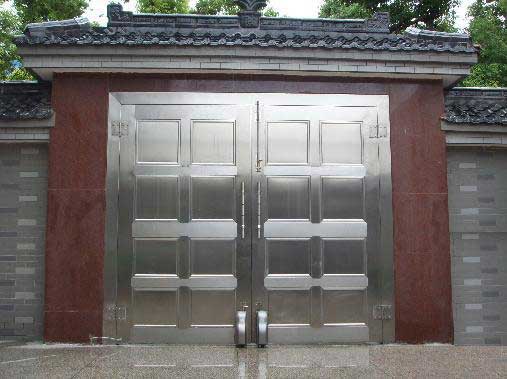 江蘇常熟市獨院住宅開門機案例 - 中出網(wǎng)-智能出入口與停車充電門戶