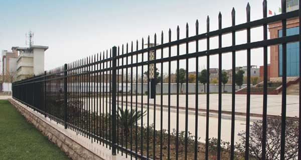 慶賀潮州出安智能圍墻護欄進駐潮州宏天廣場