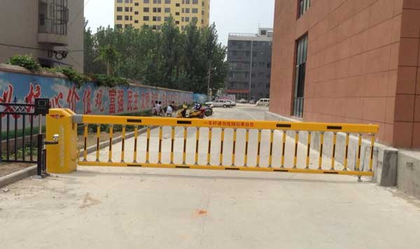 淮南市階梯電子科技有限公司柵欄道閘案例 - 中出網(wǎng)-智能出入口與停車充電門戶