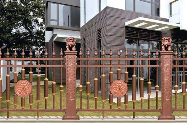 貴港恒大城護(hù)欄案例 - 中出網(wǎng)-智能出入口與停車充電門戶