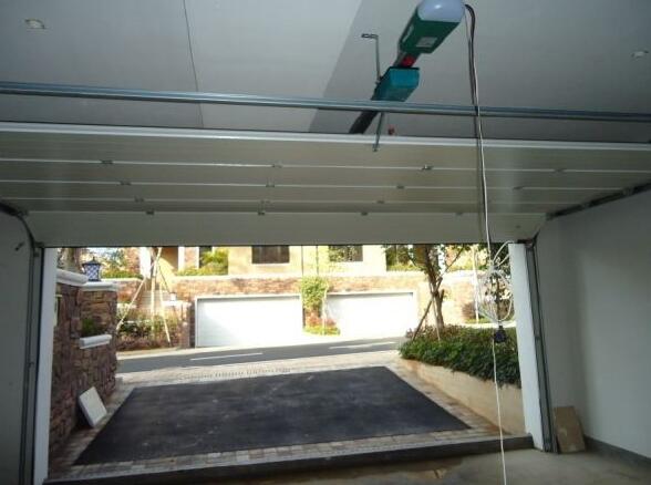 安康出安智能車庫門在興科明珠的工程驗收