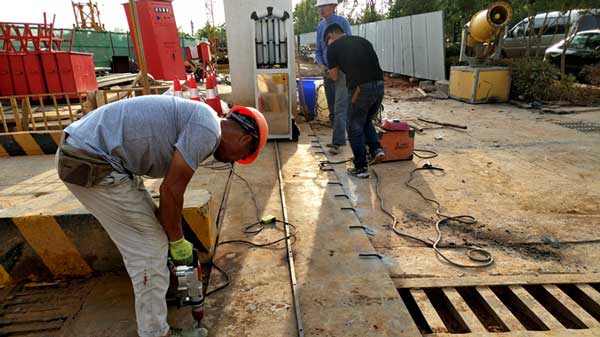 慶賀鶴壁出安智能伸縮門進(jìn)駐鶴壁南海國際