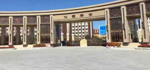 慶賀白城出安智能伸縮門(mén)進(jìn)駐白城醫(yī)學(xué)高等專(zhuān)科學(xué)院