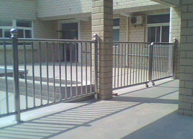 不銹鋼陽(yáng)臺(tái)護(hù)欄