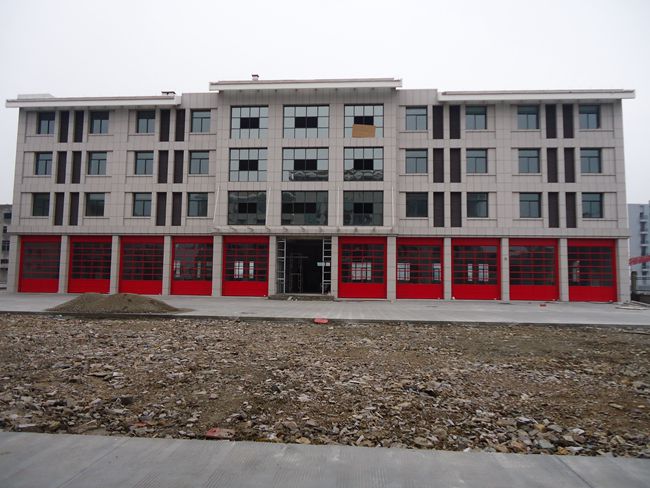 消防車(chē)庫(kù)門(mén)