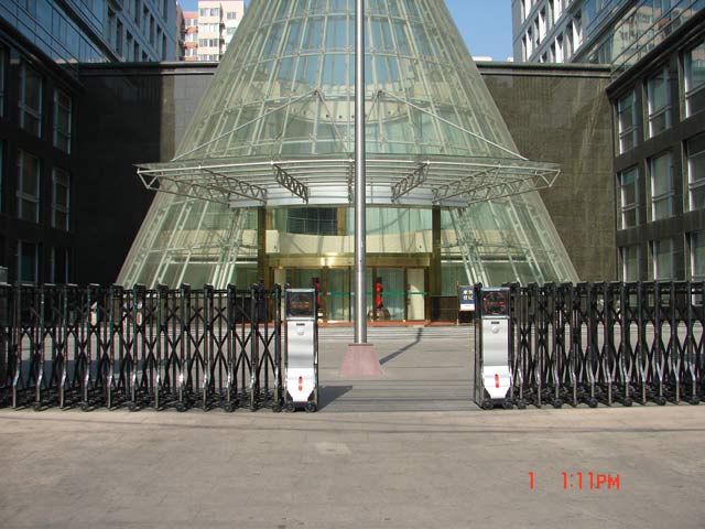 中華人民共和國發(fā)展與改革委伸縮門工程案例 - 中出網(wǎng)-智能出入口與停車充電門戶