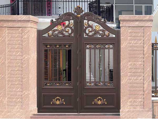 烏海碧?；ㄔ芬恢毙刨嚍鹾３霭仓悄軇e墅大門