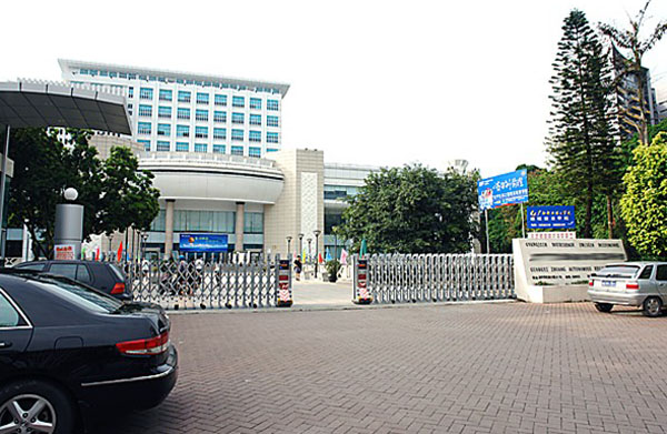 蘇州市圖書(shū)館伸縮門(mén)案例 - 中出網(wǎng)-智能出入口與停車(chē)充電門(mén)戶