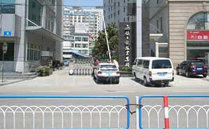 無錫日報伸縮門案例 - 中出網(wǎng)-智能出入口與停車充電門戶