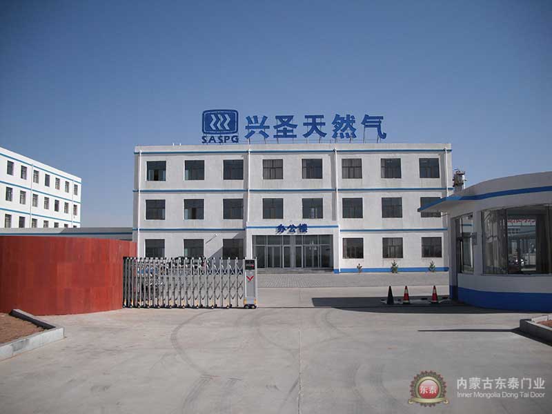 慶賀巴中出安智能伸縮門進駐巴中興圣天燃氣施工