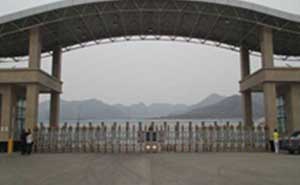 三亞出安智能電動(dòng)伸縮門(mén)為奧科達(dá)制管添加色彩