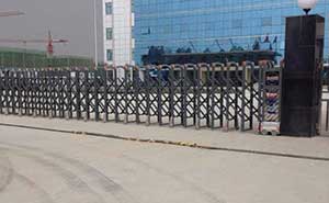 四川青木制藥有限公司（眉山）伸縮門案例 - 中出網(wǎng)-智能出入口與停車充電門戶