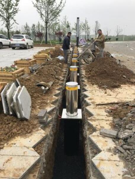 南京科創(chuàng)中心升降柱案例 - 中出網(wǎng)-智能出入口與停車充電門戶