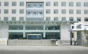 山東省藥品檢驗(yàn)所伸縮門案例