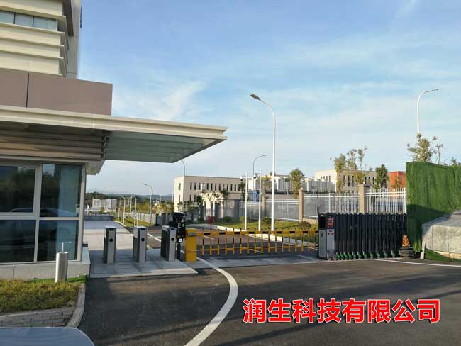 杭州潤(rùn)生科技伸縮門案例 - 中出網(wǎng)-智能出入口與停車充電門戶