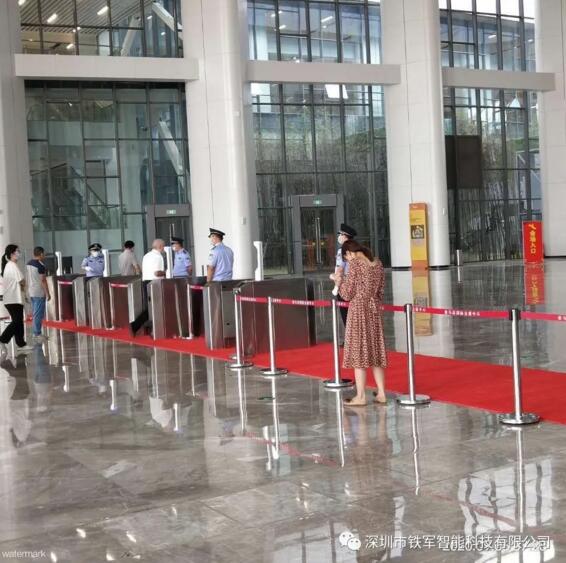 人證比對(duì)系統(tǒng)+翼閘方案配套設(shè)施