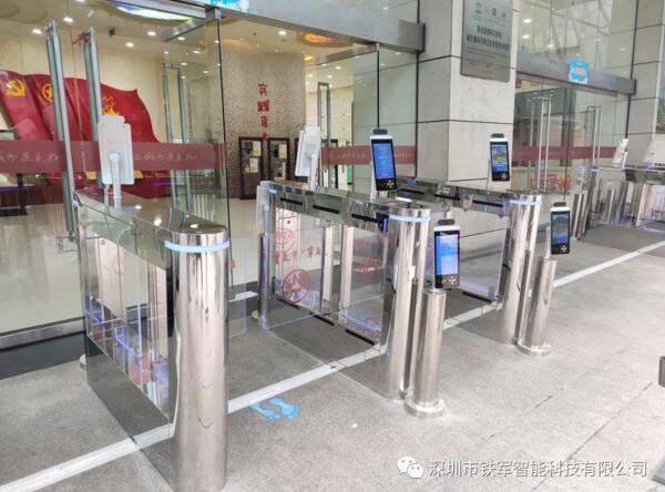 重慶市少年宮應(yīng)用鐵軍智能鏡面擺閘工程