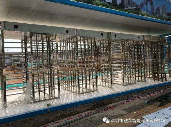 深圳市光明區(qū)外國語學校應(yīng)用鐵軍智能全高轉(zhuǎn)閘