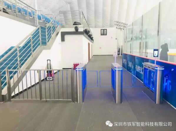 裕彤國(guó)際體育中心應(yīng)用鐵軍智能小擺閘設(shè)備