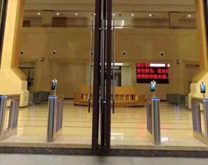 重慶市永川區(qū)婦幼保健院防疫“利器”——鐵軍智能健康碼測(cè)溫人臉識(shí)別一體機(jī)