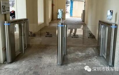 都鐸臻城應(yīng)用鐵軍智能人臉識(shí)別速通門設(shè)備