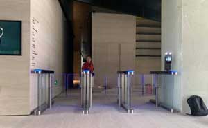 深圳南山僑城坊高端定制炫彩速通門案例