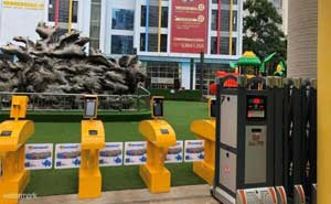 昆明磊鑫心悅幼兒園動態(tài)人臉識別+烤漆小擺閘案例 - 中出網(wǎng)-智能出入口與停車充電門戶