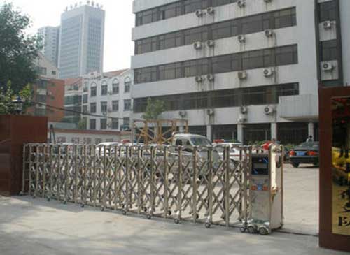 刑警支隊電動伸縮門工程 - 中出網(wǎng)-智能出入口與停車充電門戶