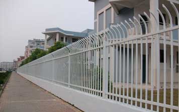 R型單向防爬圍欄