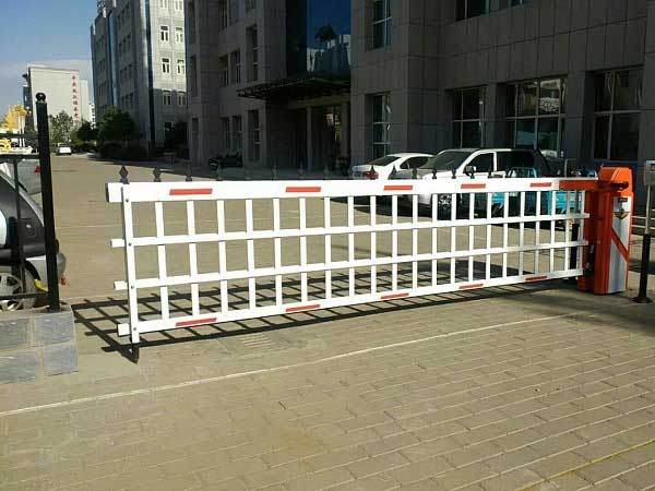 敖漢旗移動公司柵式道閘工程 - 中出網(wǎng)-智能出入口與停車充電門戶